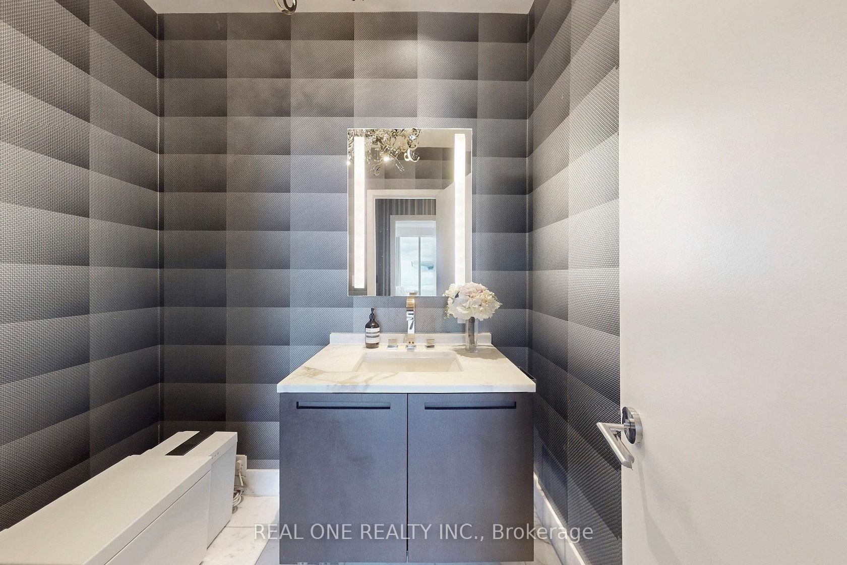 Photo 32 at 6205 - 180 UNIVERSITY Avenue, Bay Street Corridor, Toronto Photo 32 at 6205 - 180 UNIVERSITY Avenue, Bay Street Corridor, Toronto