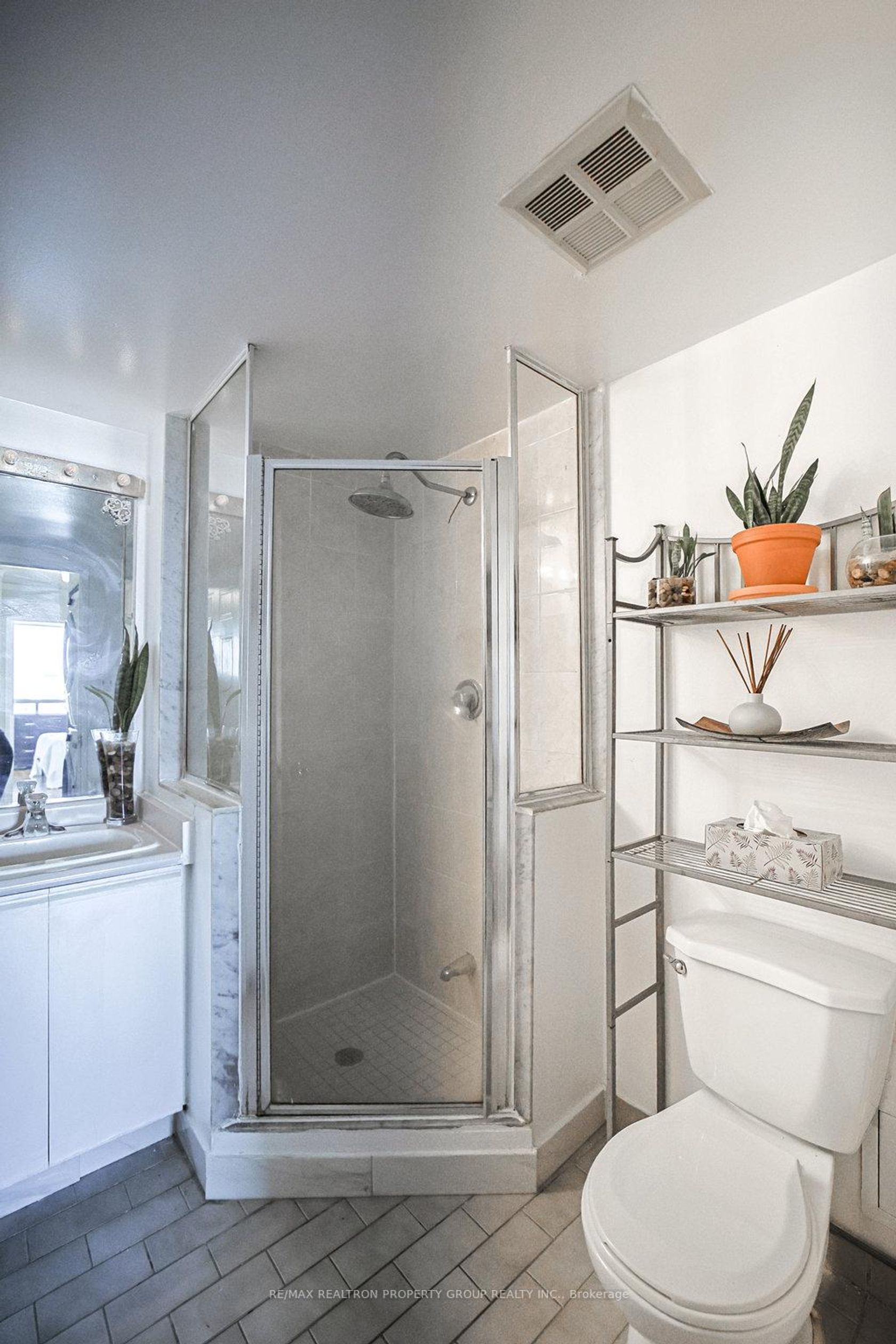 Photo 24 at 1621 - 3 Greystone Walk Drive, Kennedy Park, Toronto Photo 24 at 1621 - 3 Greystone Walk Drive, Kennedy Park, Toronto