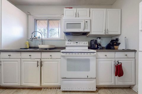 Photo 8 at 87 Steeles Avenue E, Newtonbrook East, Toronto