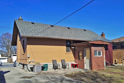 Photo 19 at 87 Steeles Avenue E, Newtonbrook East, Toronto