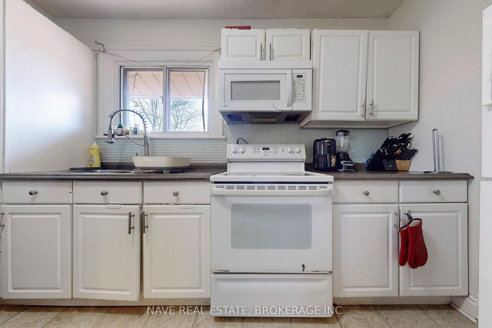 Photo 8 at 87 Steeles Avenue E, Newtonbrook East, Toronto Photo 8 at 87 Steeles Avenue E, Newtonbrook East, Toronto