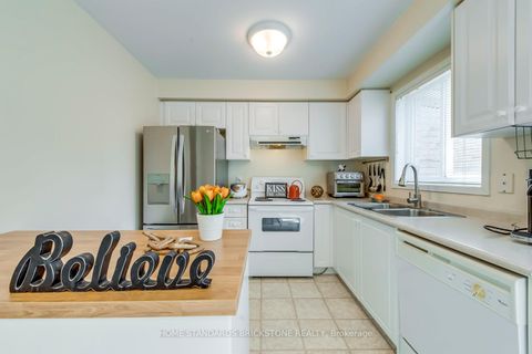 Photo 6 at 36 Trevino Circle, 400 North, Barrie