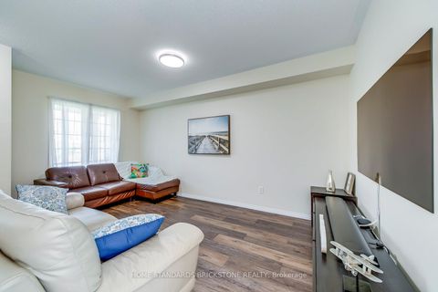 Photo 8 at 36 Trevino Circle, 400 North, Barrie