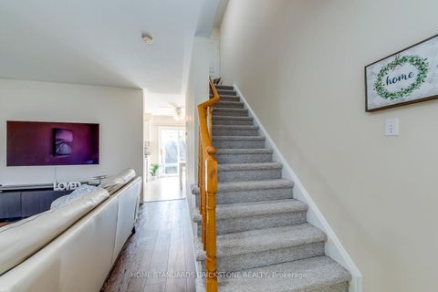 Photo 12 at 36 Trevino Circle, 400 North, Barrie