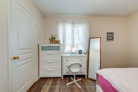 Photo 16 at 36 Trevino Circle, 400 North, Barrie