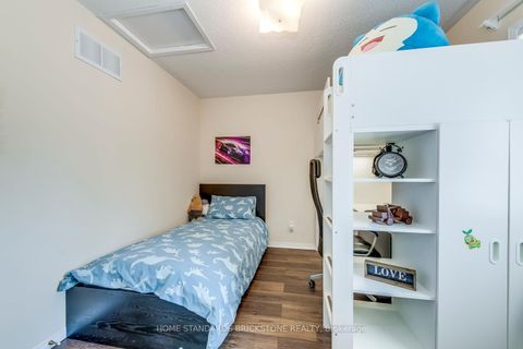 Photo 17 at 36 Trevino Circle, 400 North, Barrie