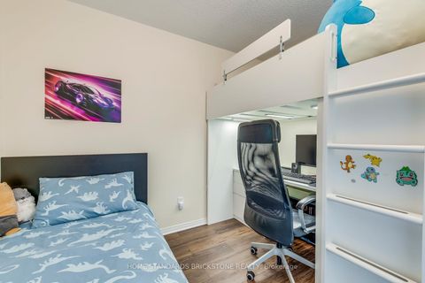 Photo 18 at 36 Trevino Circle, 400 North, Barrie