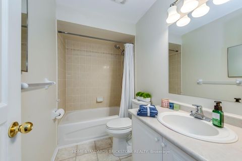 Photo 20 at 36 Trevino Circle, 400 North, Barrie