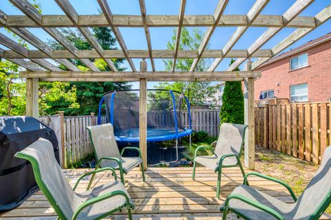 Photo 27 at 36 Trevino Circle, 400 North, Barrie