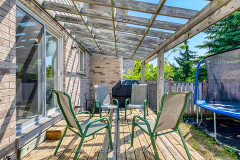 Photo 29 at 36 Trevino Circle, 400 North, Barrie