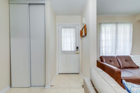 Photo 31 at 36 Trevino Circle, 400 North, Barrie