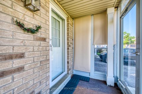 Photo 32 at 36 Trevino Circle, 400 North, Barrie