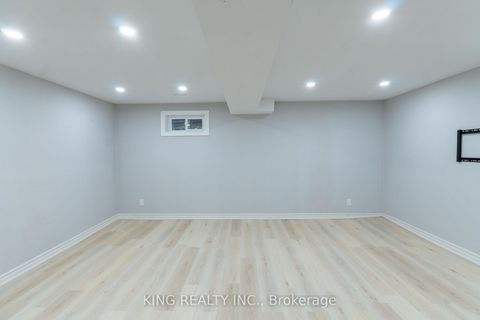 Photo 29 at 4 - 141 Ripley Court, CP College Park, Oakville