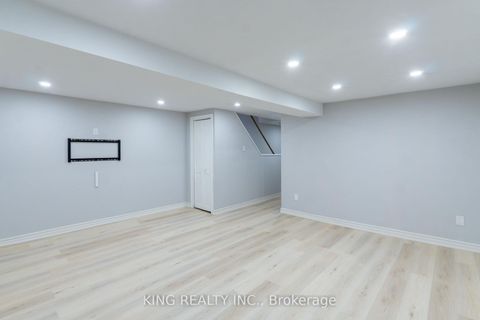 Photo 30 at 4 - 141 Ripley Court, CP College Park, Oakville