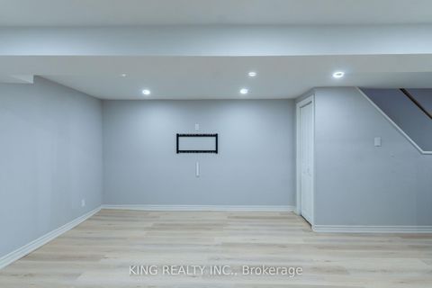 Photo 31 at 4 - 141 Ripley Court, CP College Park, Oakville