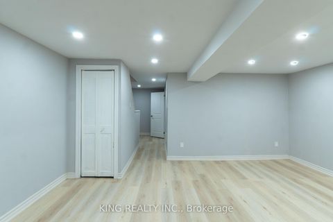 Photo 33 at 4 - 141 Ripley Court, CP College Park, Oakville