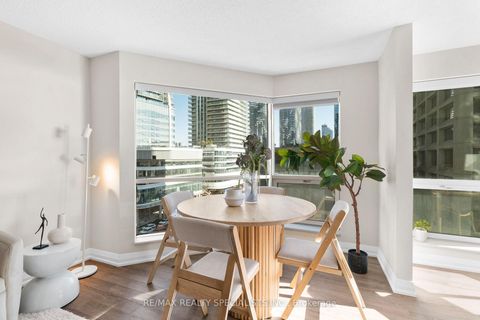 Photo 11 at 710 - 10 Yonge Street, Waterfront Communities C1, Toronto