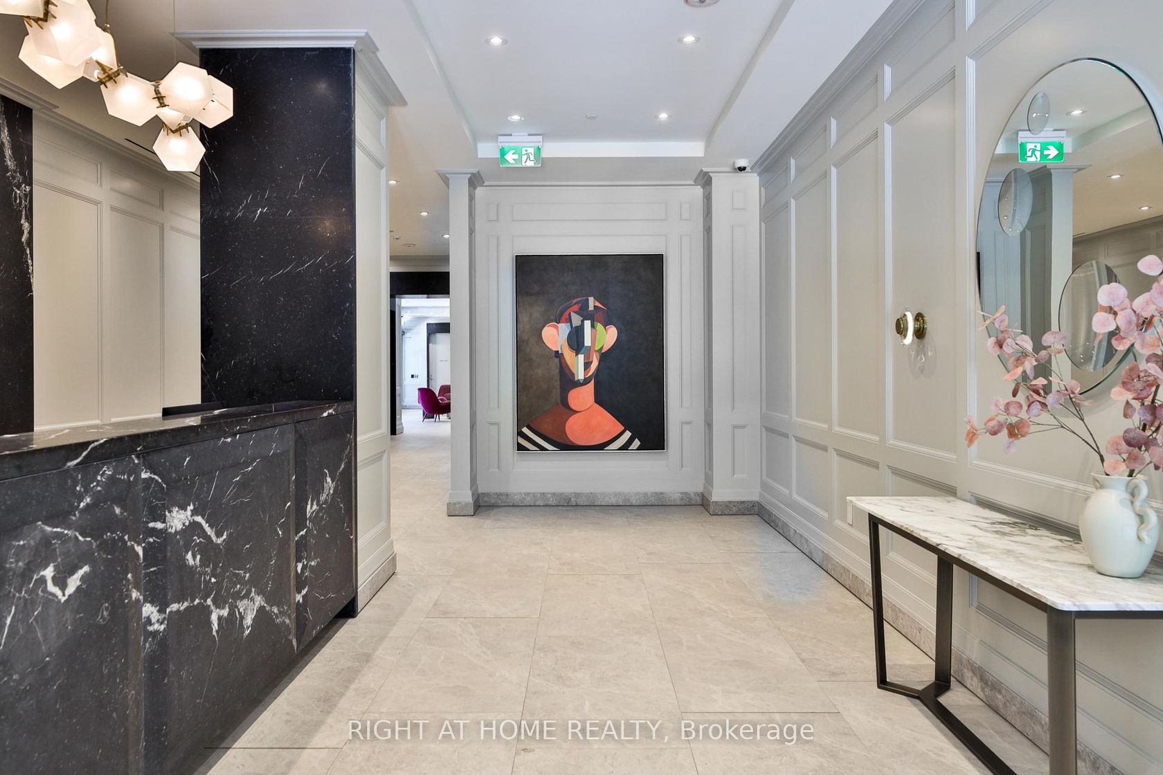 Photo 10 at 404 - 10 Prince Arthur Avenue, Annex, Toronto Photo 10 at 404 - 10 Prince Arthur Avenue, Annex, Toronto