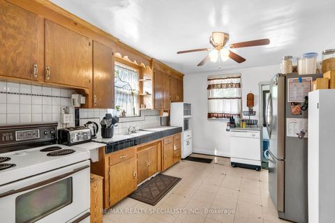 Photo 15 at 50 Twenty Third Street, Long Branch, Toronto