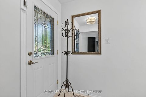 Photo 5 at 19 Navaho Drive, Pleasant View, Toronto