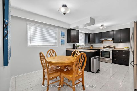 Photo 7 at 19 Navaho Drive, Pleasant View, Toronto