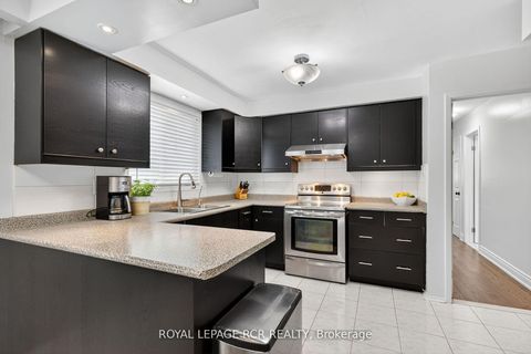 Photo 8 at 19 Navaho Drive, Pleasant View, Toronto