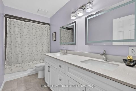 Photo 14 at 19 Navaho Drive, Pleasant View, Toronto