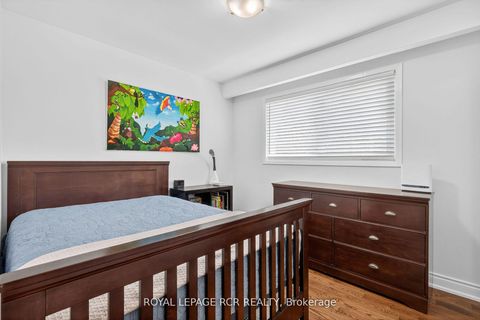 Photo 15 at 19 Navaho Drive, Pleasant View, Toronto