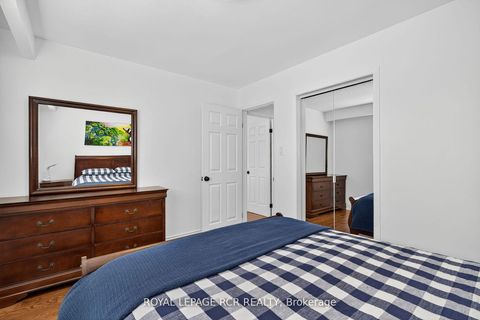 Photo 18 at 19 Navaho Drive, Pleasant View, Toronto