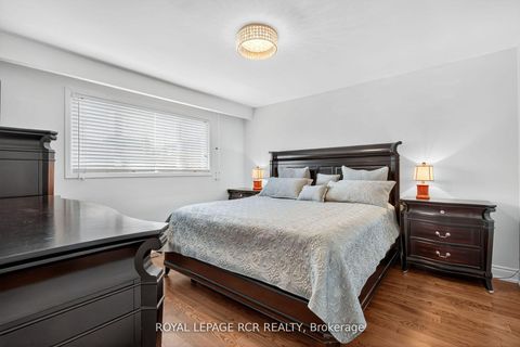 Photo 19 at 19 Navaho Drive, Pleasant View, Toronto