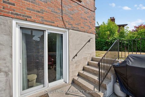 Photo 35 at 19 Navaho Drive, Pleasant View, Toronto