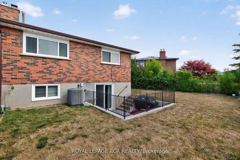 Photo 36 at 19 Navaho Drive, Pleasant View, Toronto