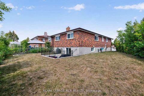 Photo 38 at 19 Navaho Drive, Pleasant View, Toronto
