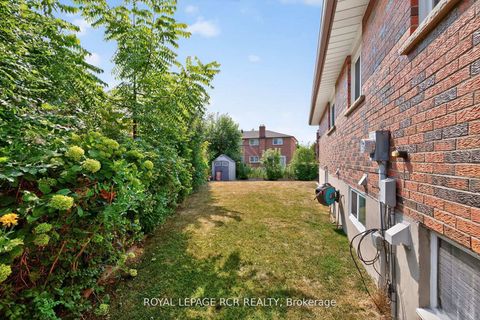 Photo 39 at 19 Navaho Drive, Pleasant View, Toronto