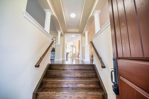 Photo 3 at 40 Dungannon Drive, Angus Glen, Markham