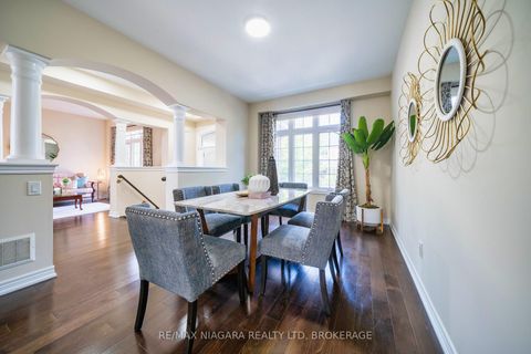 Photo 8 at 40 Dungannon Drive, Angus Glen, Markham