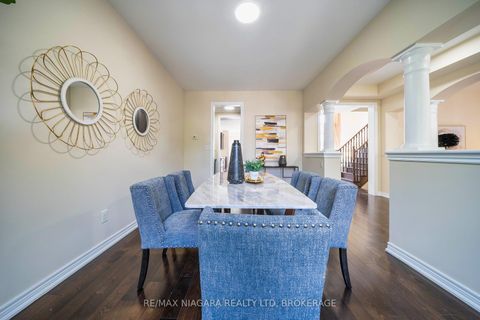 Photo 10 at 40 Dungannon Drive, Angus Glen, Markham