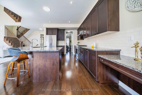 Photo 14 at 40 Dungannon Drive, Angus Glen, Markham