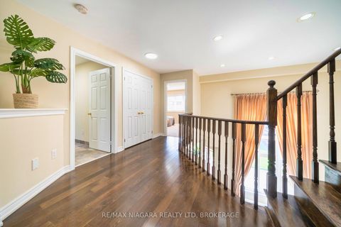 Photo 23 at 40 Dungannon Drive, Angus Glen, Markham