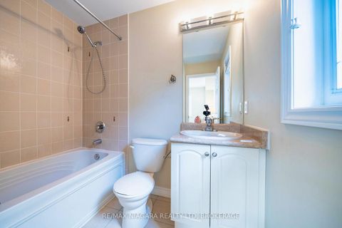 Photo 26 at 40 Dungannon Drive, Angus Glen, Markham