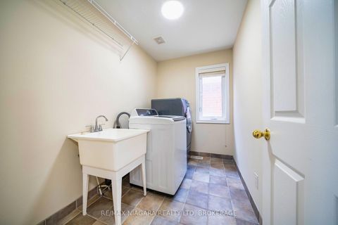 Photo 28 at 40 Dungannon Drive, Angus Glen, Markham