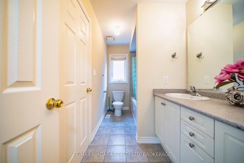 Photo 29 at 40 Dungannon Drive, Angus Glen, Markham