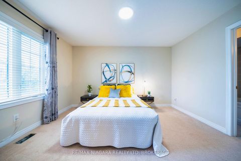 Photo 32 at 40 Dungannon Drive, Angus Glen, Markham