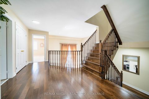 Photo 33 at 40 Dungannon Drive, Angus Glen, Markham