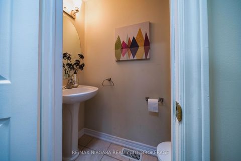 Photo 44 at 40 Dungannon Drive, Angus Glen, Markham