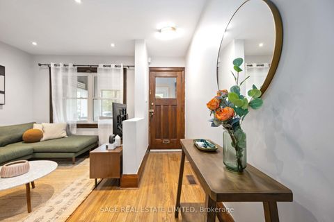 Photo 5 at 552 Victoria Park Avenue, Danforth, Toronto