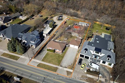 Photo 1 at 149 Leighland Avenue, CP College Park, Oakville