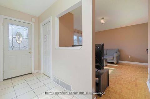 Photo 4 at 149 Leighland Avenue, CP College Park, Oakville