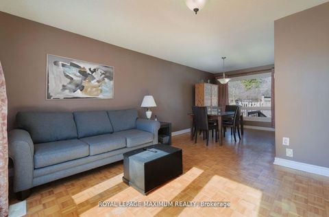 Photo 6 at 149 Leighland Avenue, CP College Park, Oakville