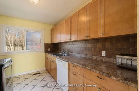 Photo 10 at 149 Leighland Avenue, CP College Park, Oakville